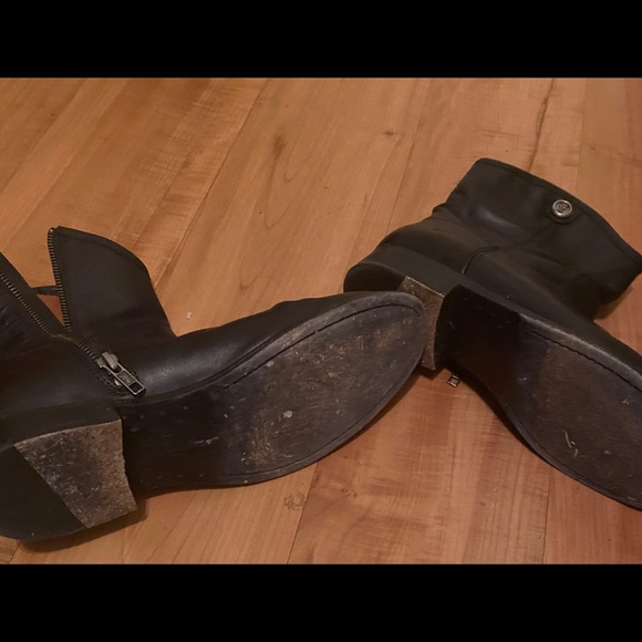 Boots - Picture 5 of 5